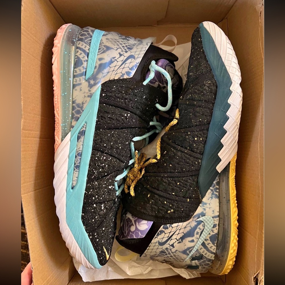 LeBron 18 - Reflections - Size 11-11.5